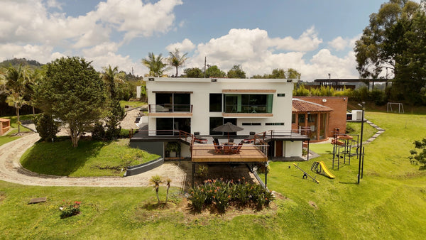Paquete Experiencia 360 — toma aérea con dron de Finca Avalon